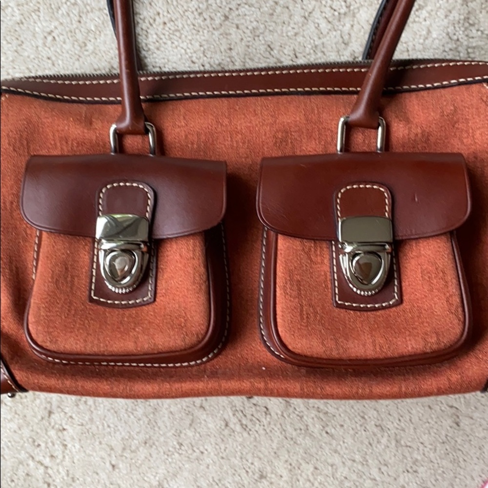 Dooney & Burke Classic Handbag - Like New!!!! - Picture 2 of 7